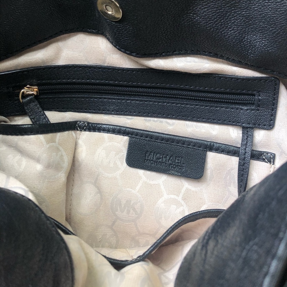 Michael Kors Hamilton Large Black Leather Satchel with Gold-Tone Chain Detail - Picture 4 of 9